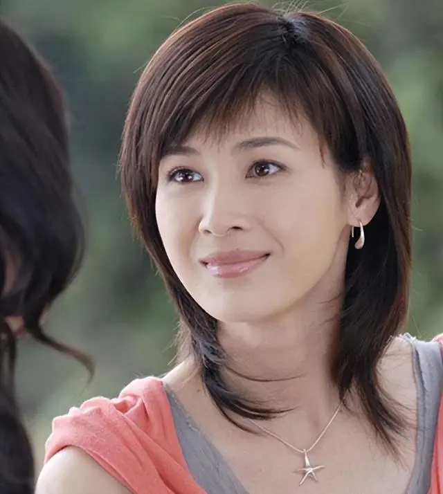 配资网导航 章若楠和谭松韵同样演童蕾女儿，不比不知道，一比吓一跳!